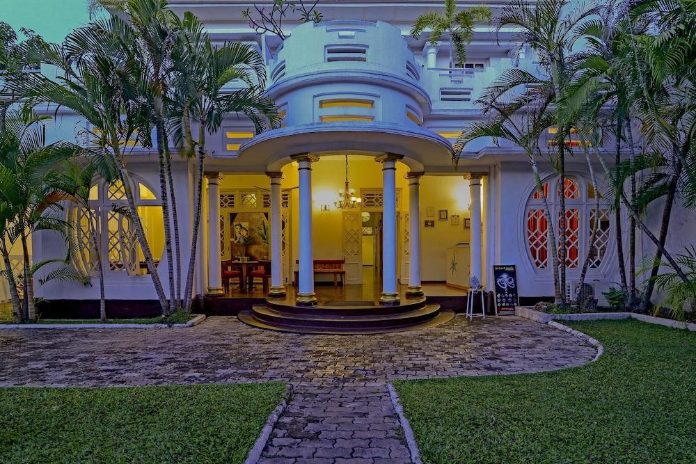 56 By Deco - Galle Fort Exterior photo